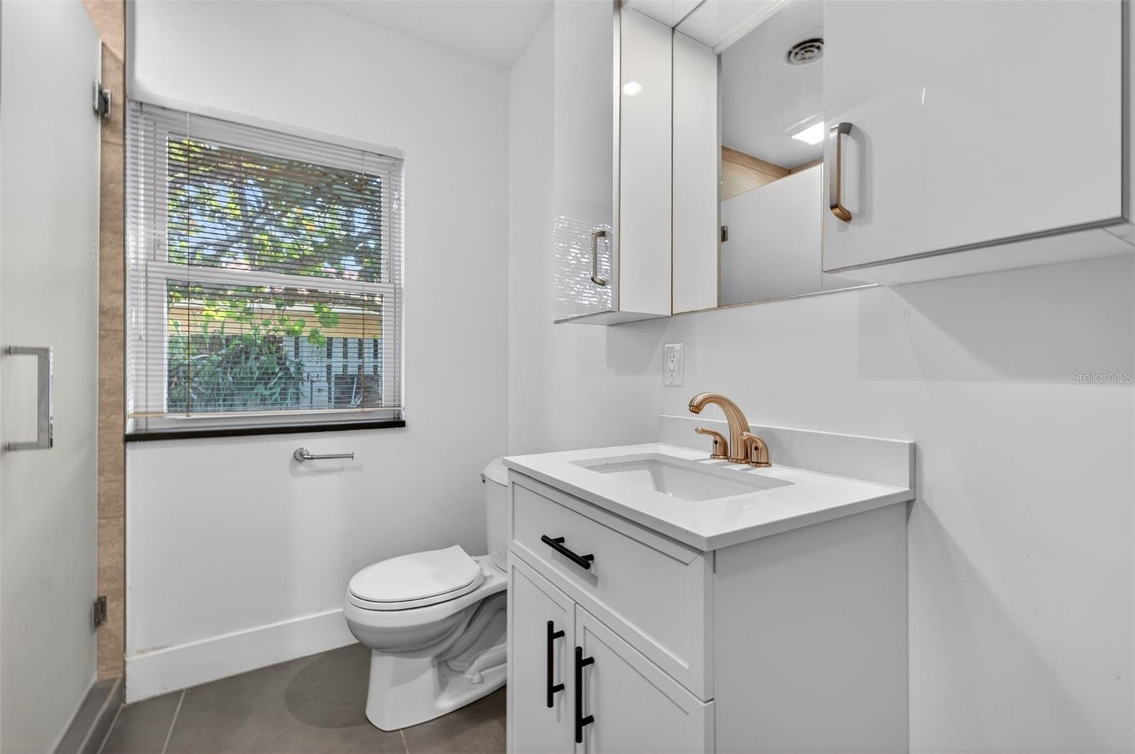 490 COFFEE POT RIVIERA NE