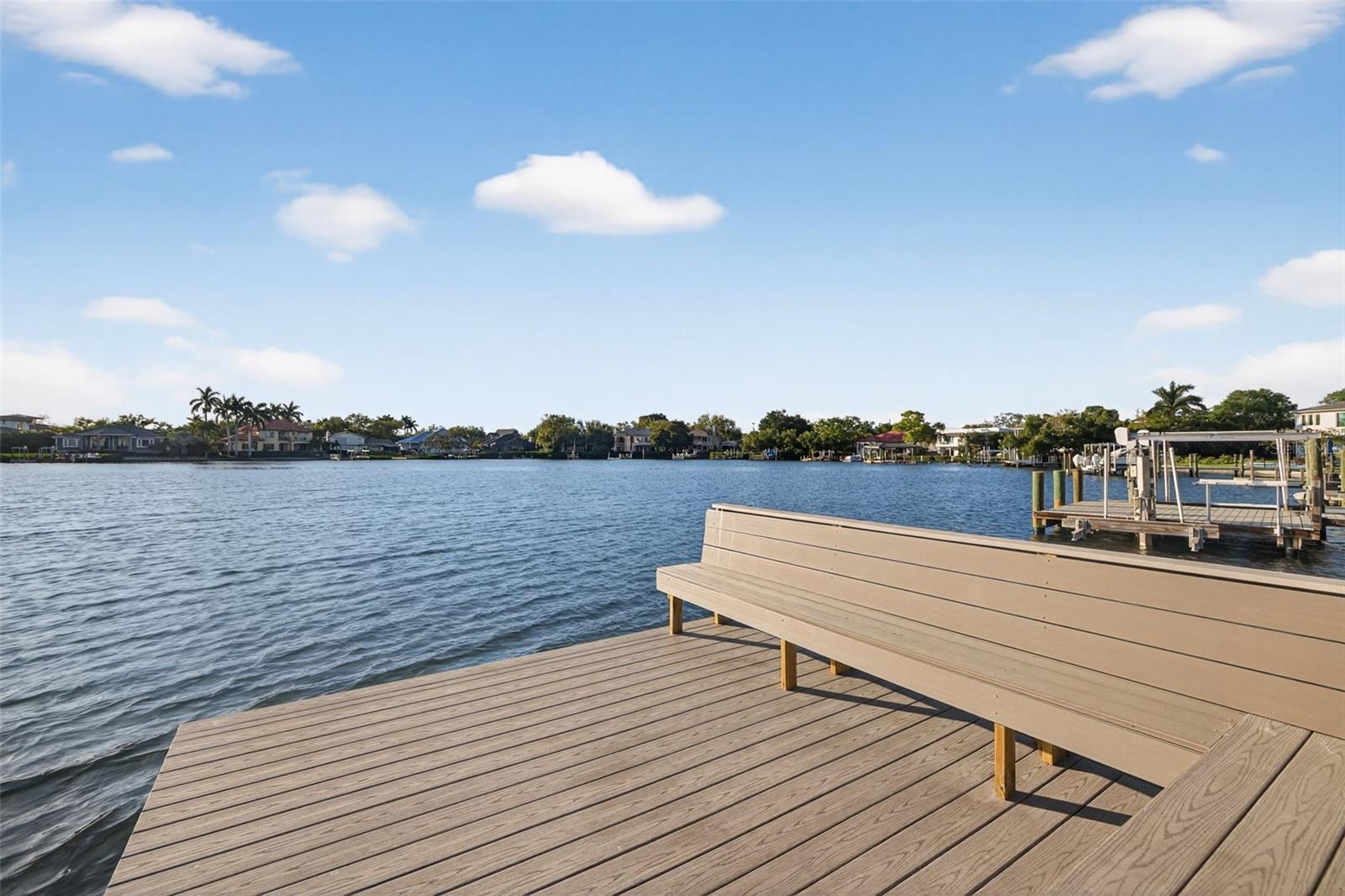 490 COFFEE POT RIVIERA NE