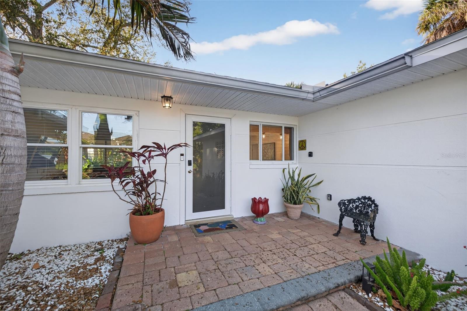 490 COFFEE POT RIVIERA NE