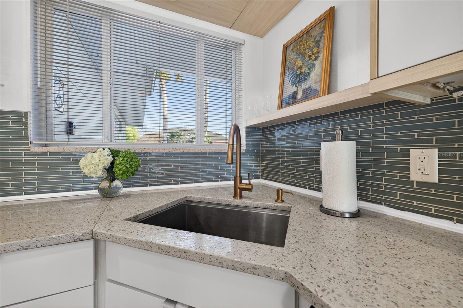 490 COFFEE POT RIVIERA NE