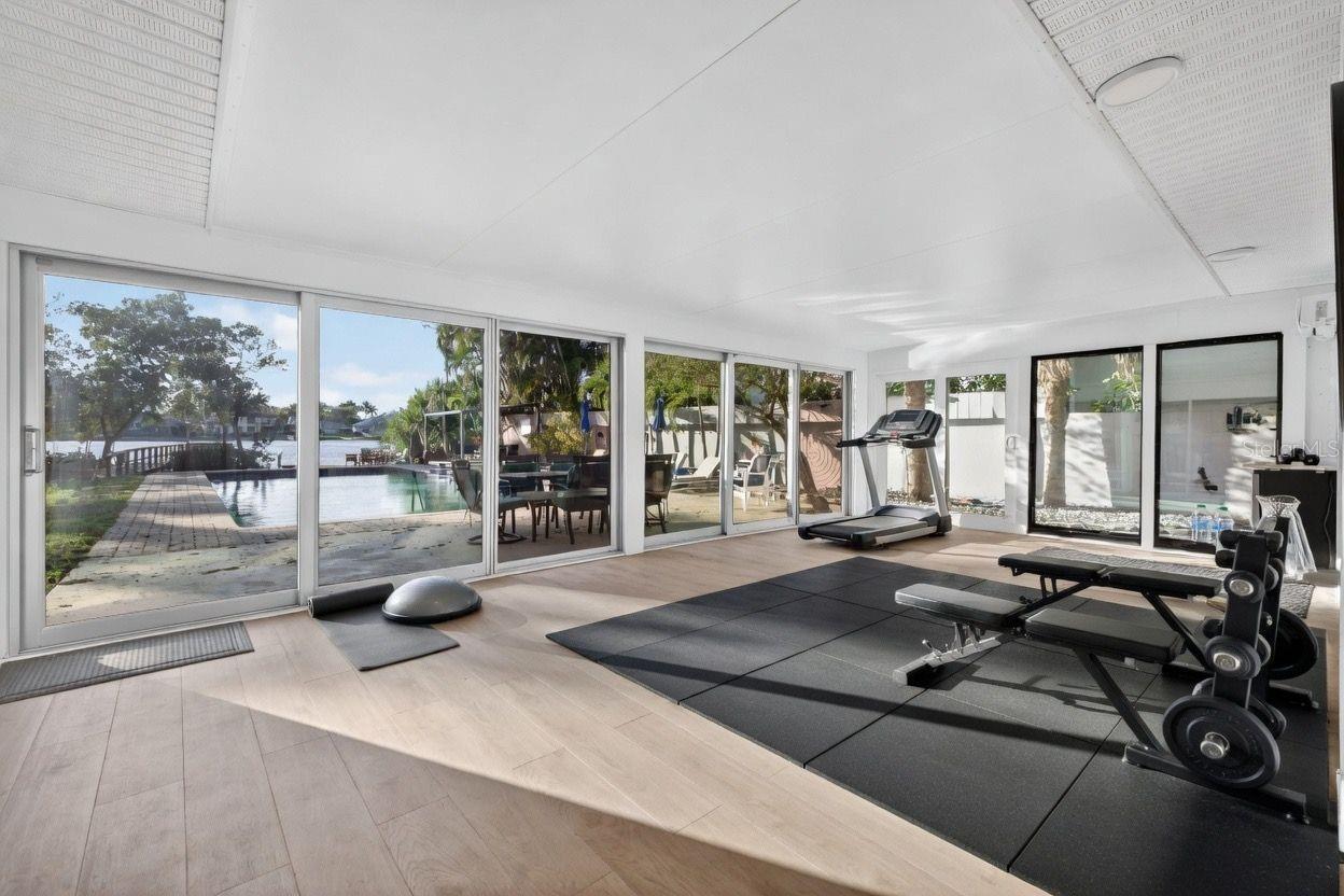 490 COFFEE POT RIVIERA NE