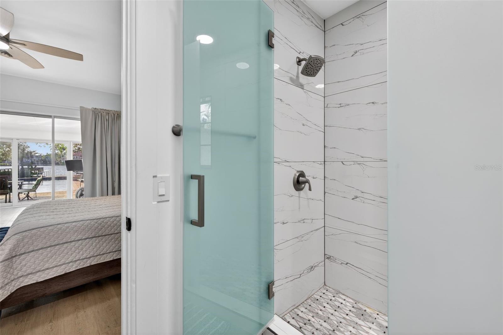 490 COFFEE POT RIVIERA NE