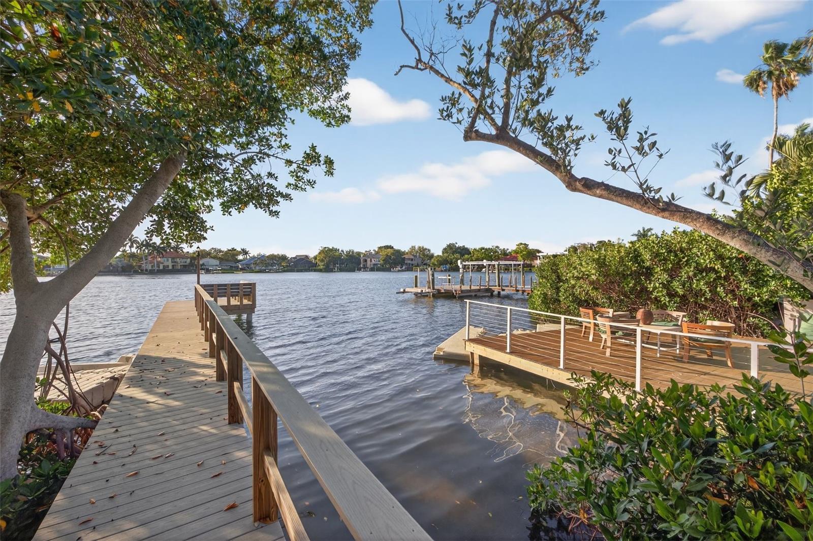 490 COFFEE POT RIVIERA NE