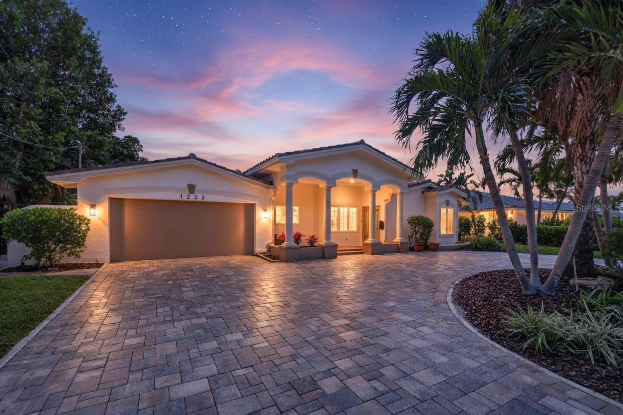 1233 EDEN ISLE DR NE