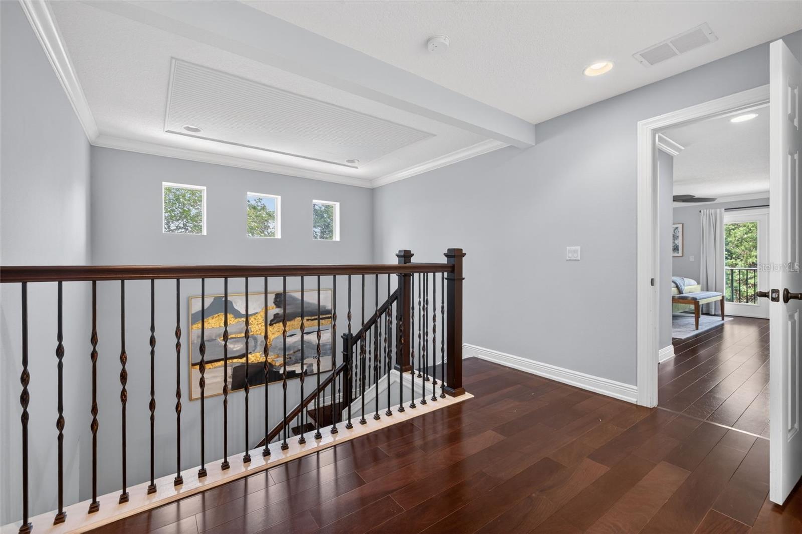 252 VALENCIA CIR