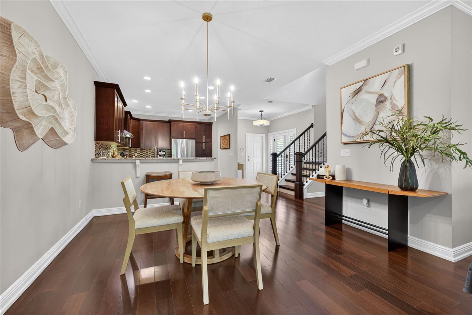 252 VALENCIA CIR