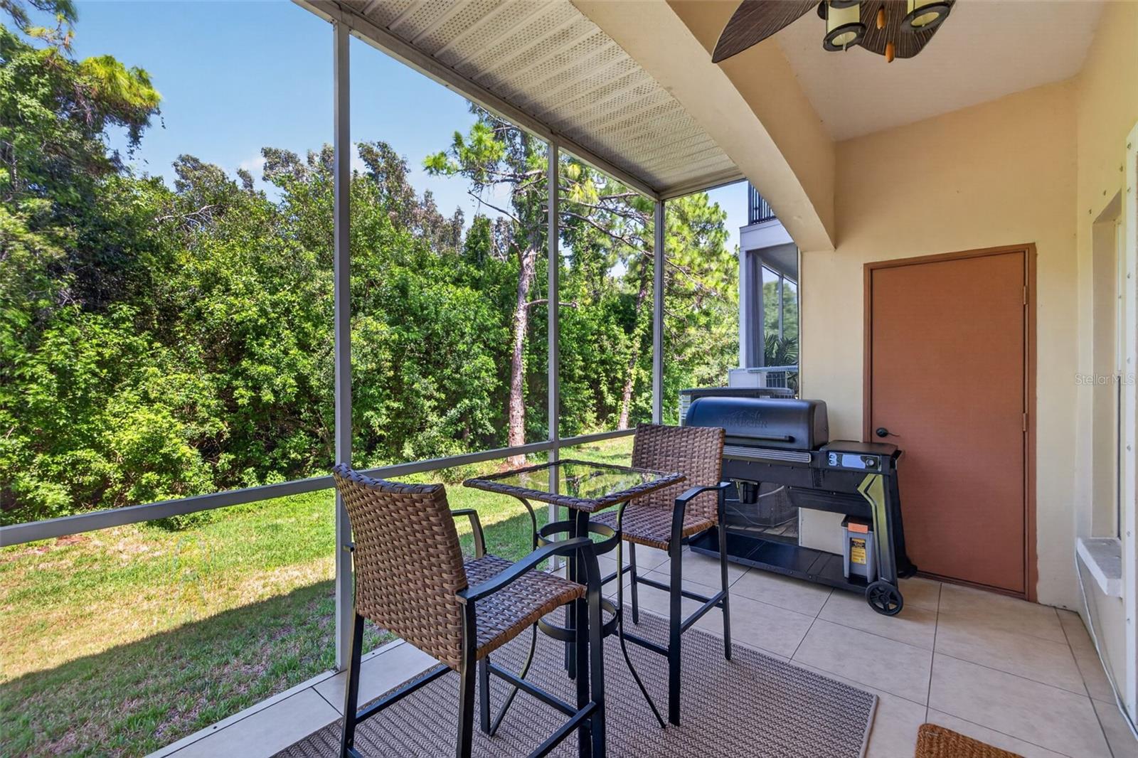 252 VALENCIA CIR