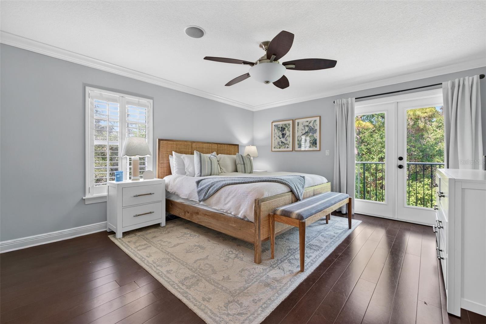 252 VALENCIA CIR