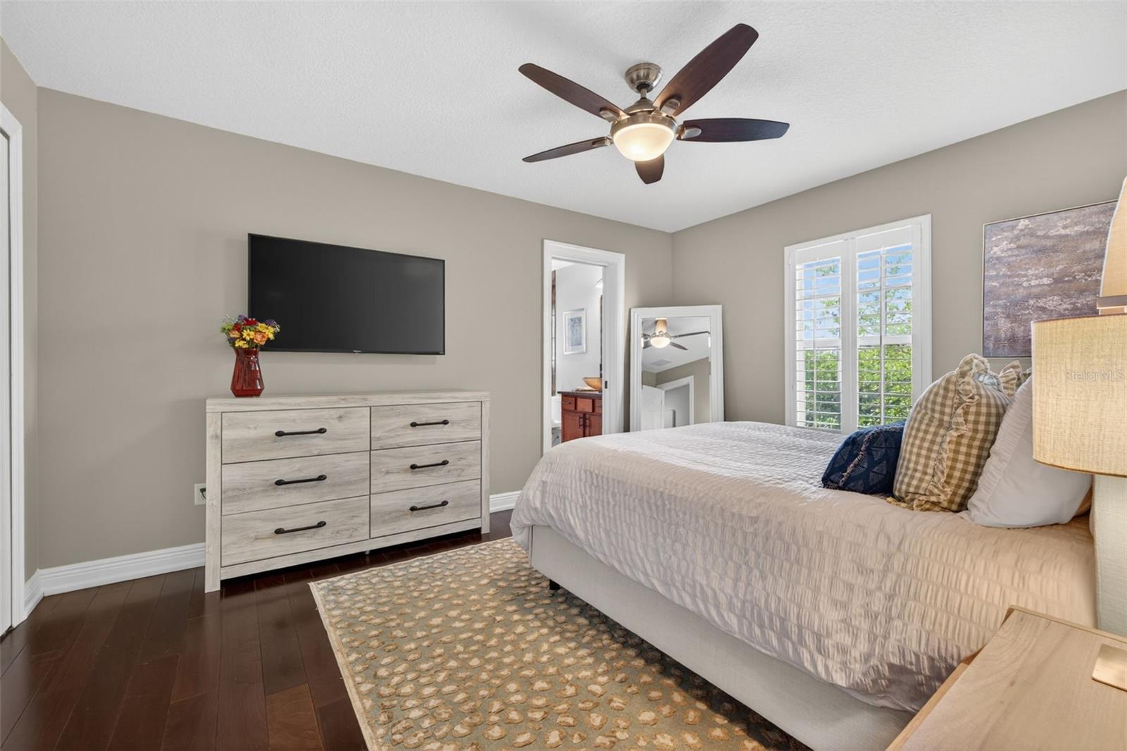 252 VALENCIA CIR