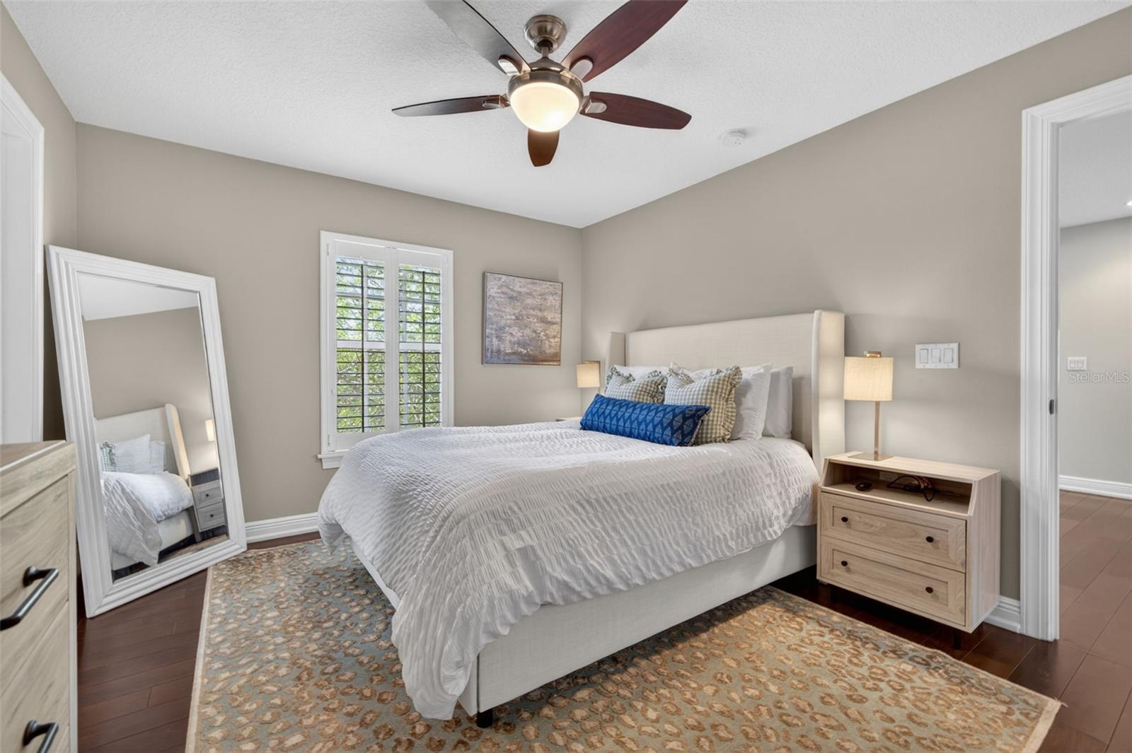 252 VALENCIA CIR