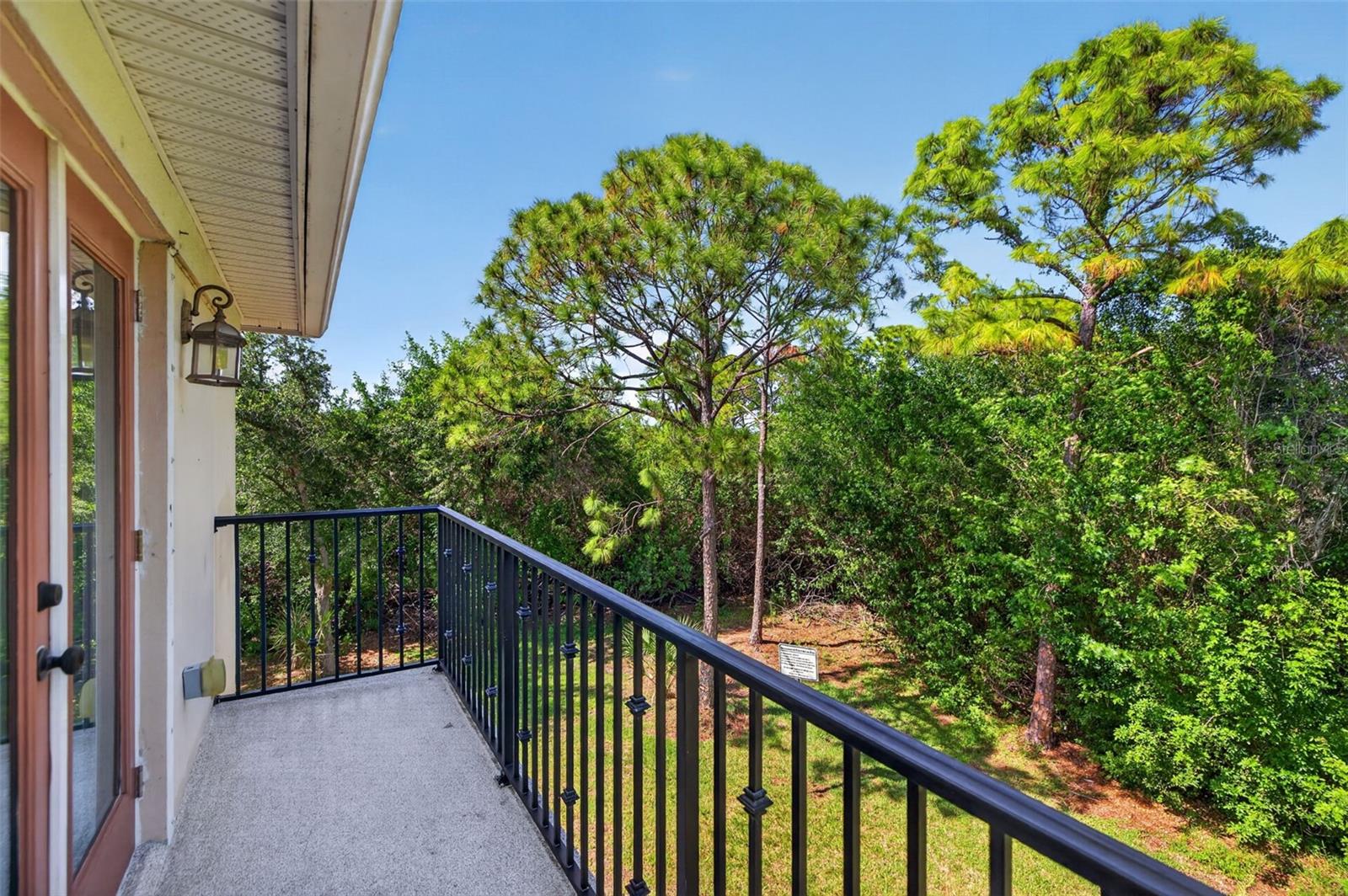 252 VALENCIA CIR
