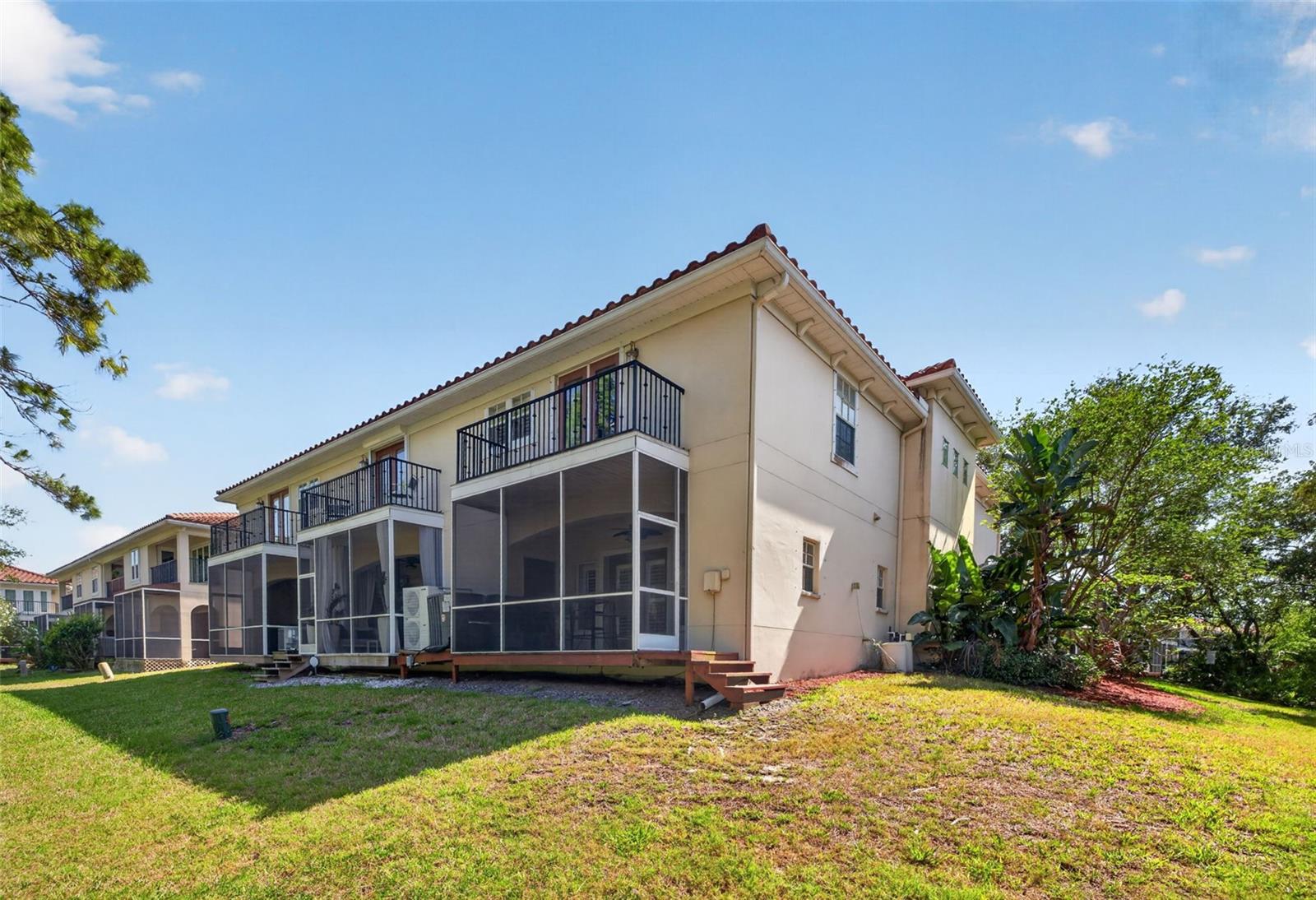 252 VALENCIA CIR