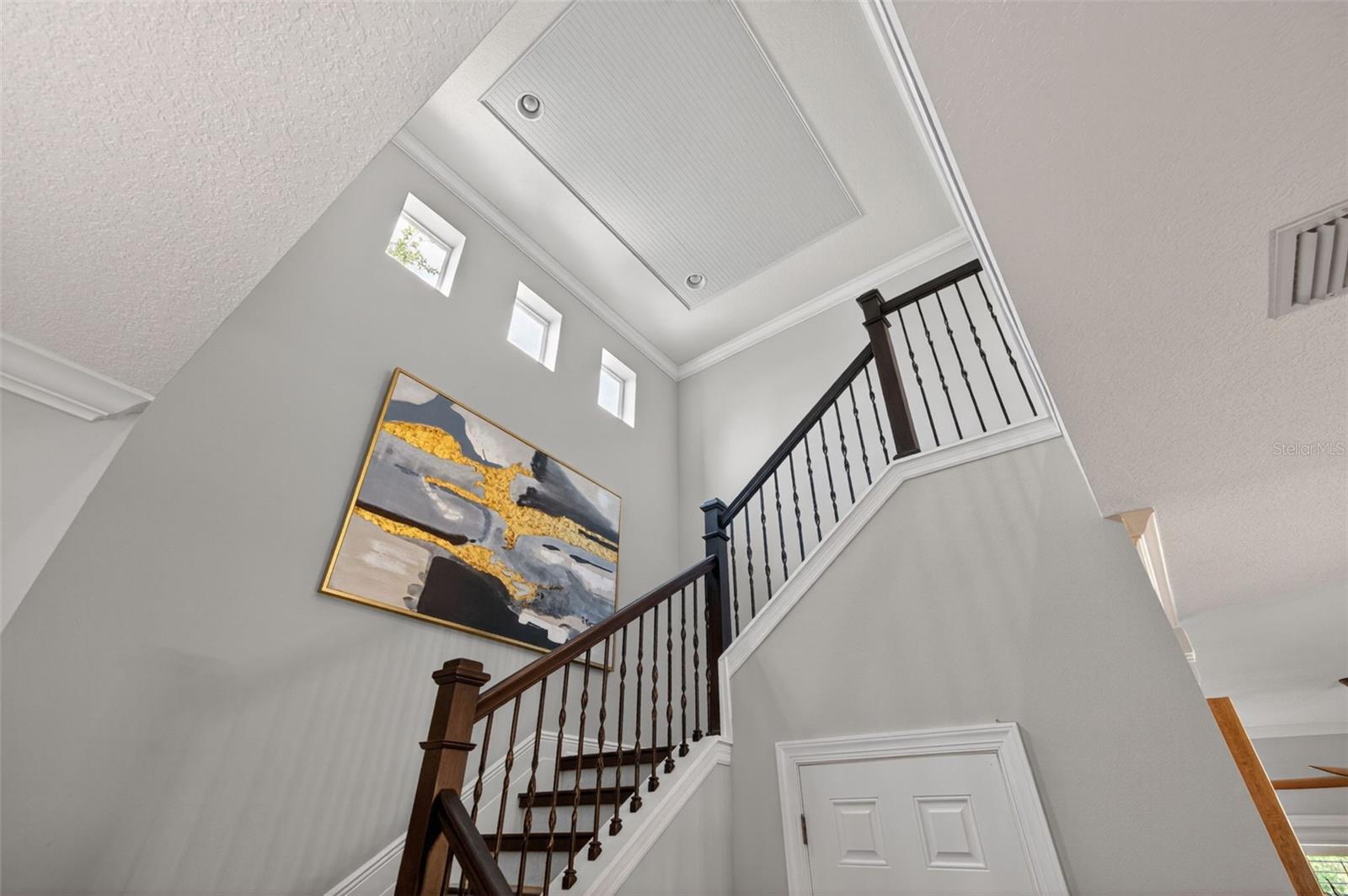 252 VALENCIA CIR