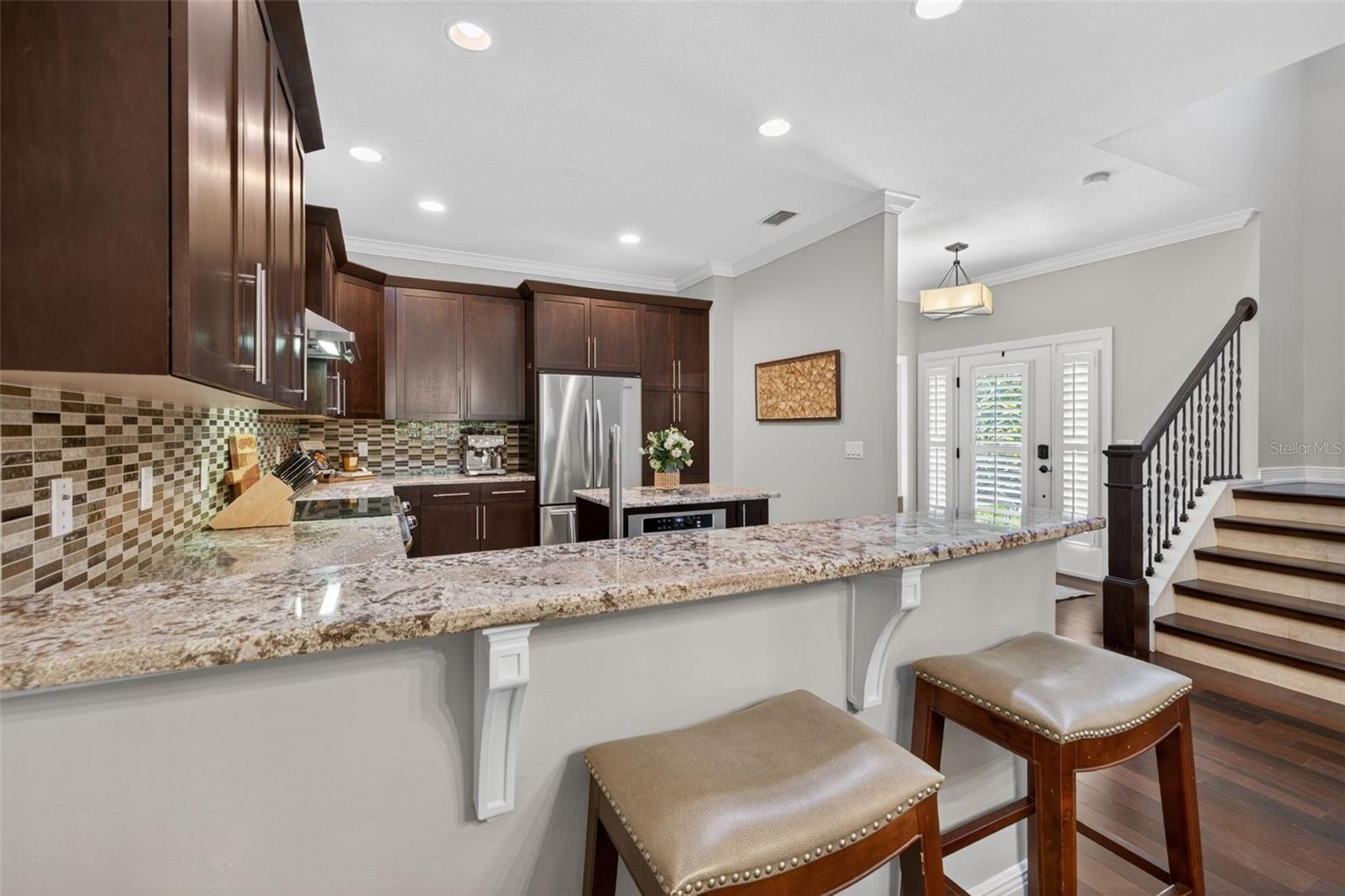 252 VALENCIA CIR
