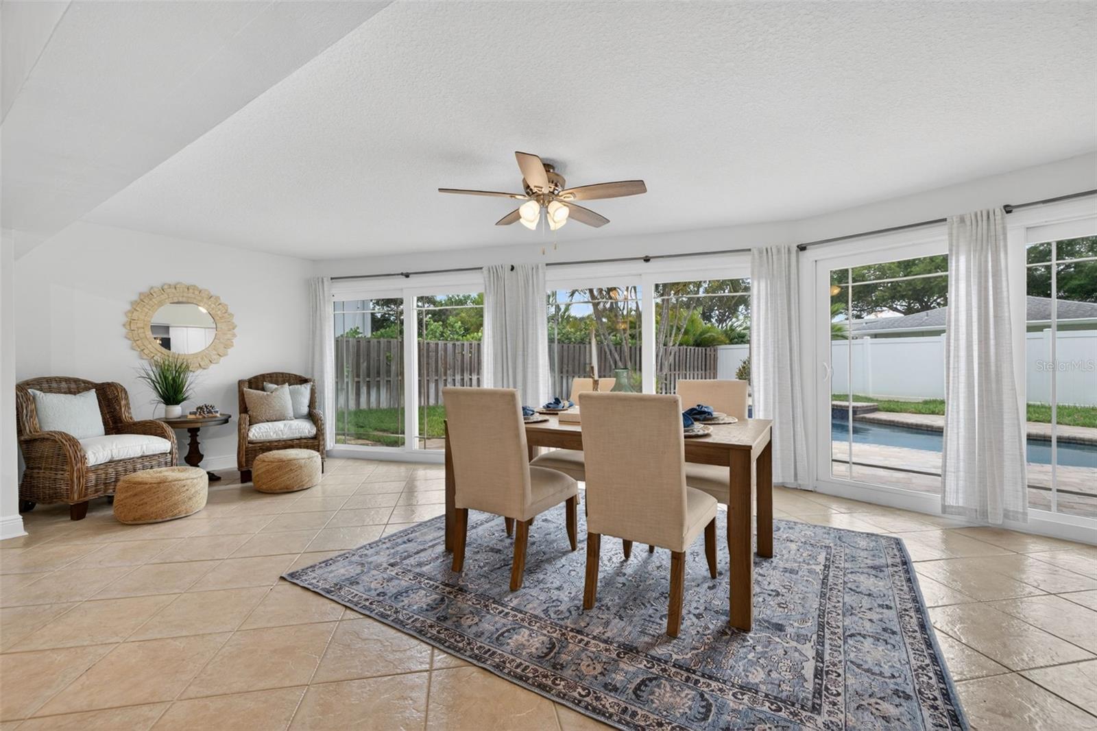 1022 EDEN ISLE DR NE