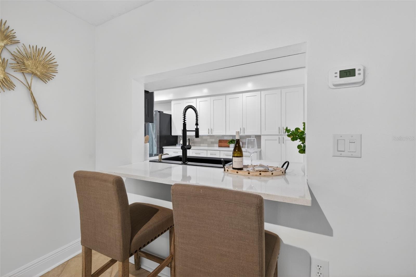 1022 EDEN ISLE DR NE