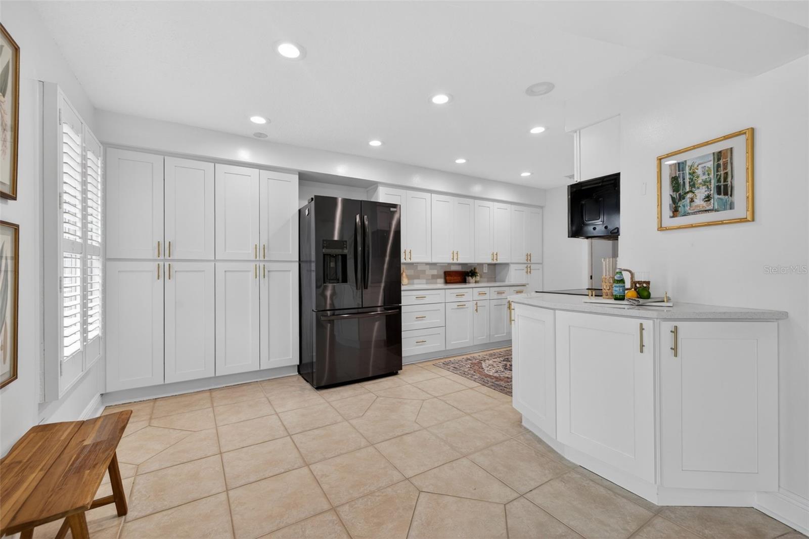 1022 EDEN ISLE DR NE