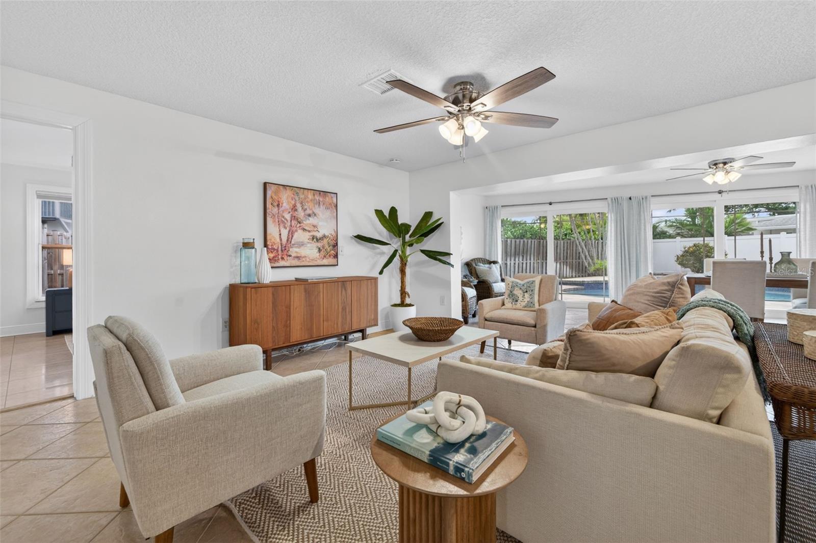 1022 EDEN ISLE DR NE