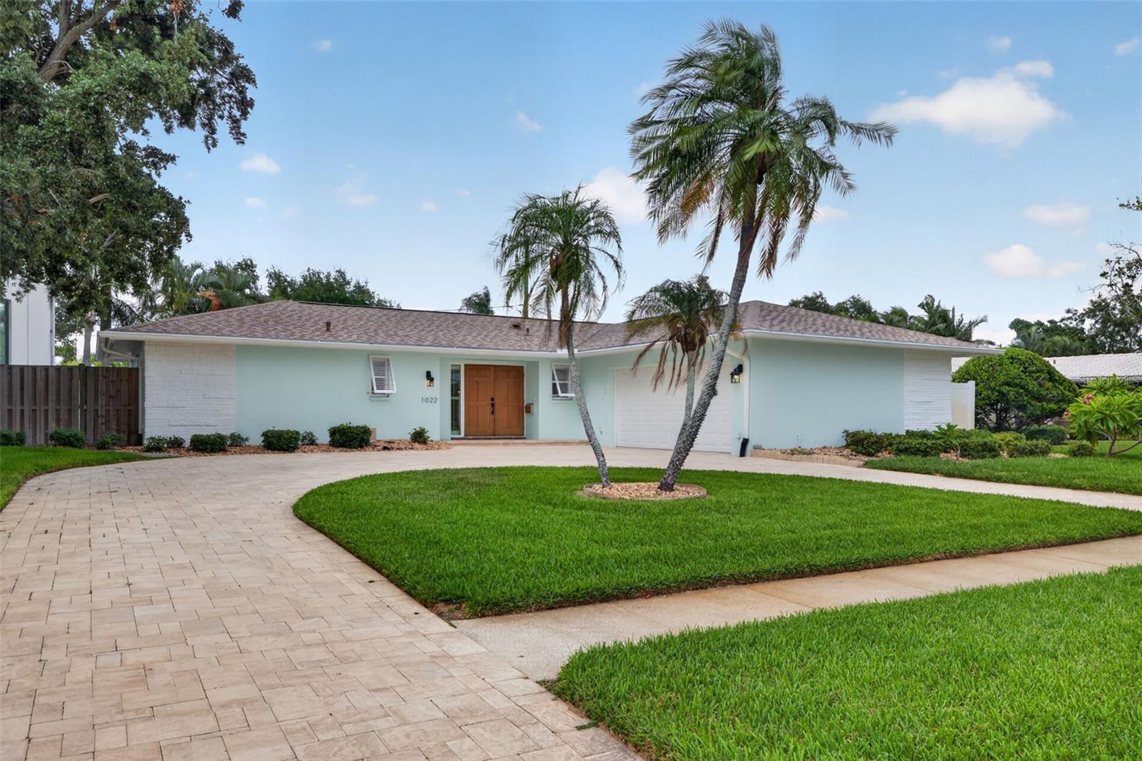 1022 EDEN ISLE DR NE