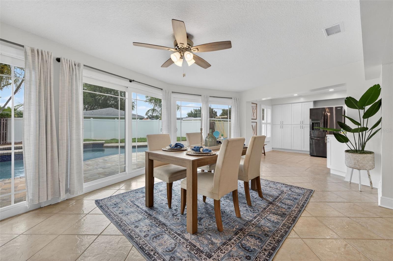 1022 EDEN ISLE DR NE