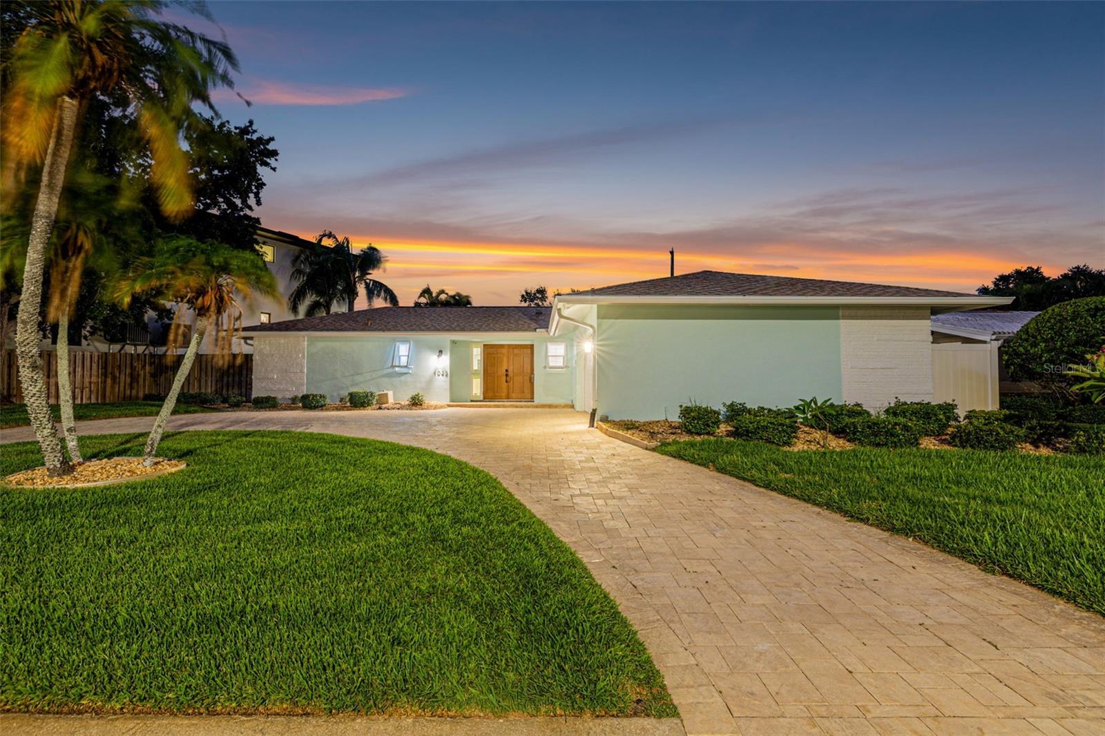 1022 EDEN ISLE DR NE