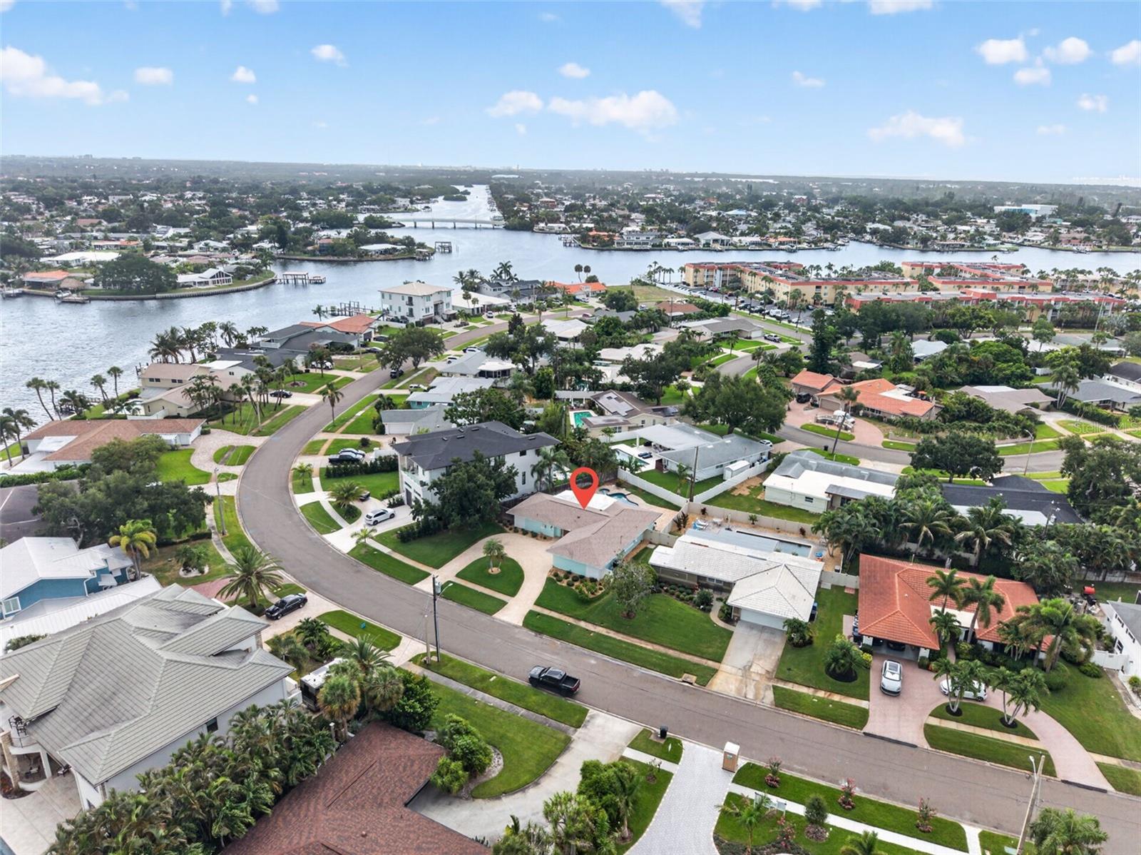 1022 EDEN ISLE DR NE