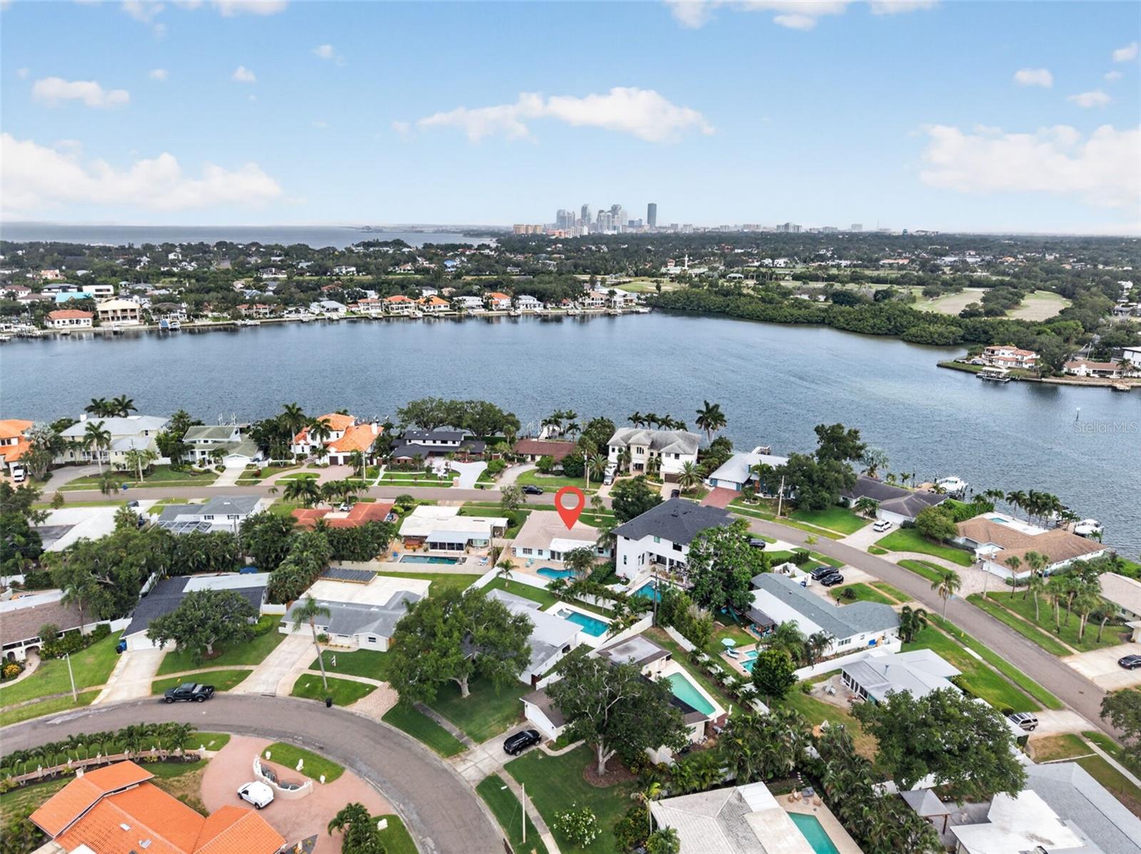 1022 EDEN ISLE DR NE