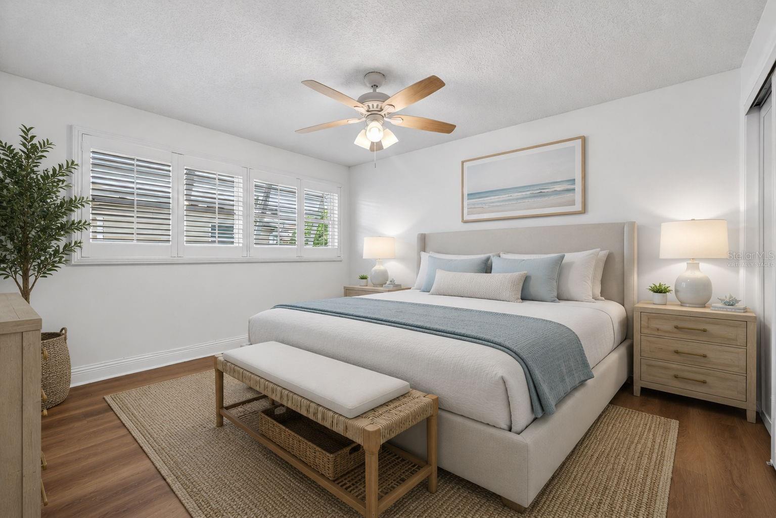 1022 EDEN ISLE DR NE