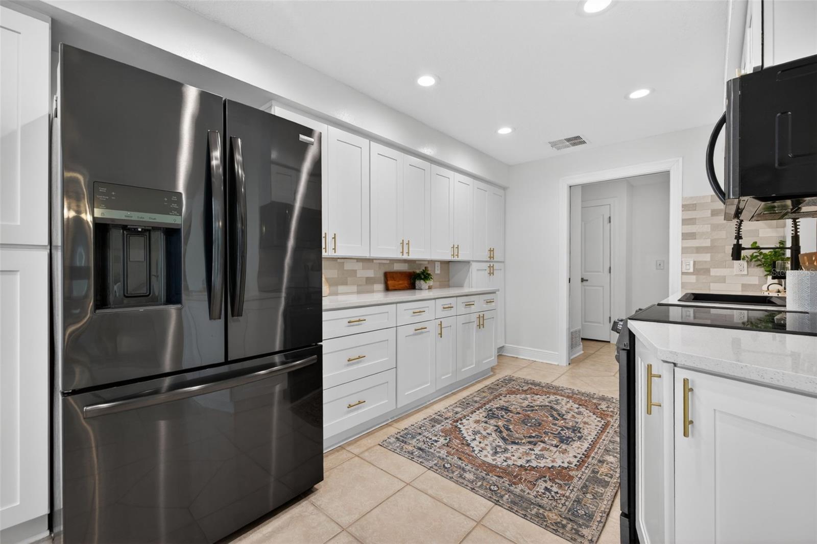 1022 EDEN ISLE DR NE