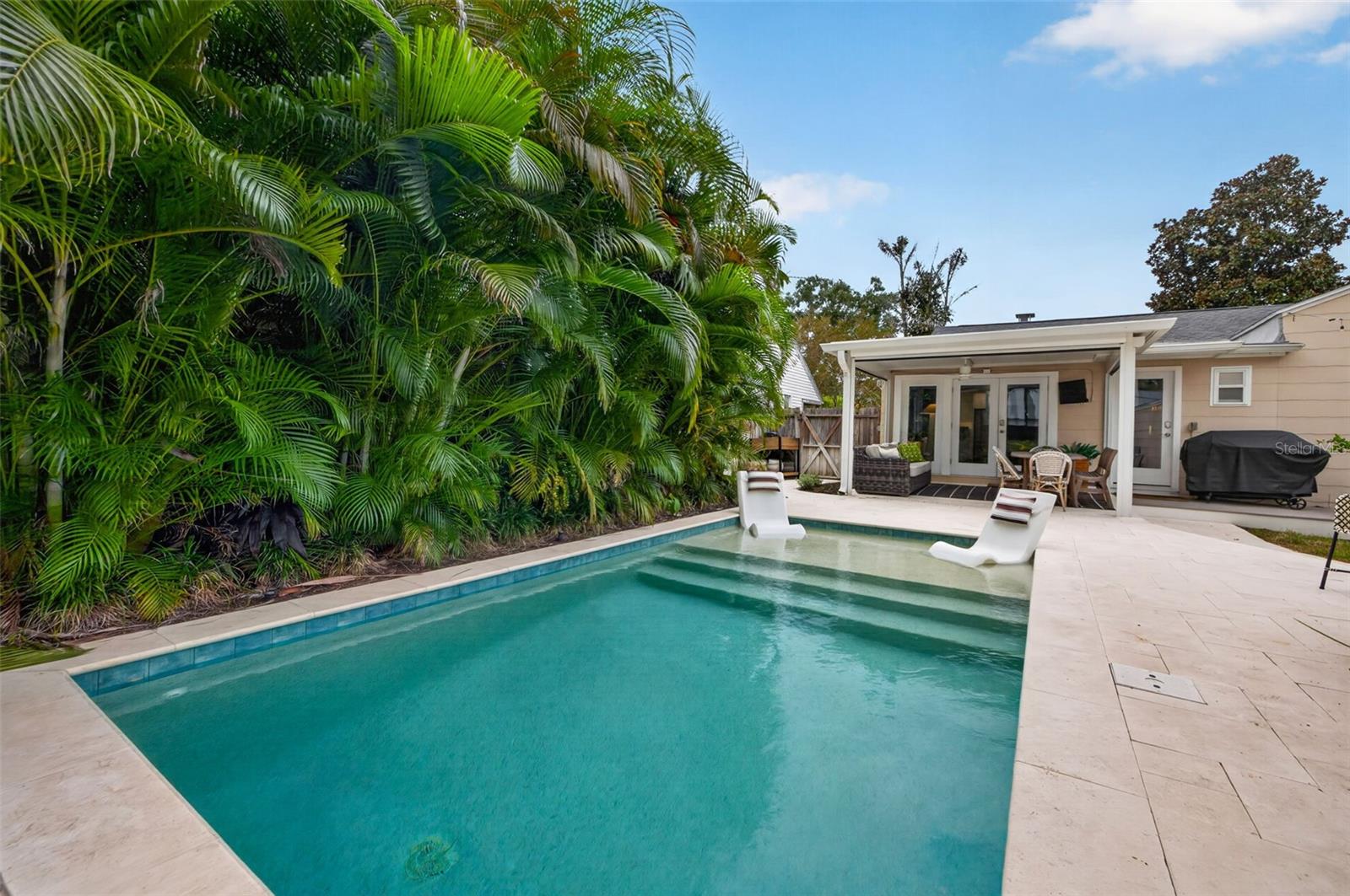 118 26TH AVE N