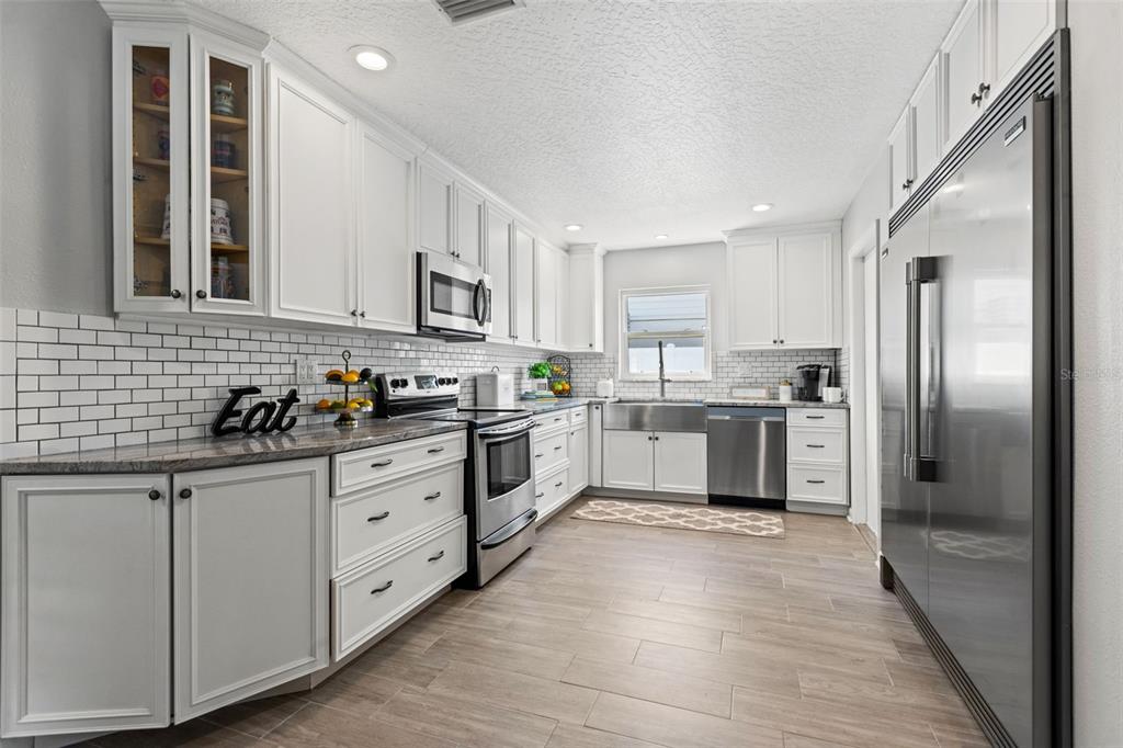 2050 BAYOU GRANDE BLVD NE