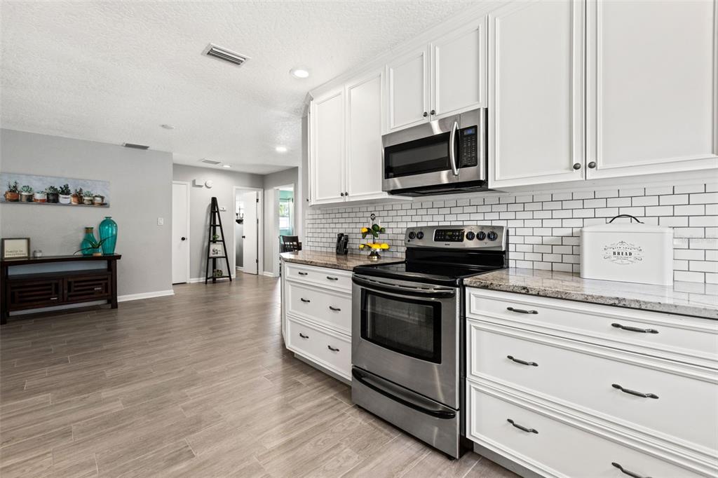 2050 BAYOU GRANDE BLVD NE