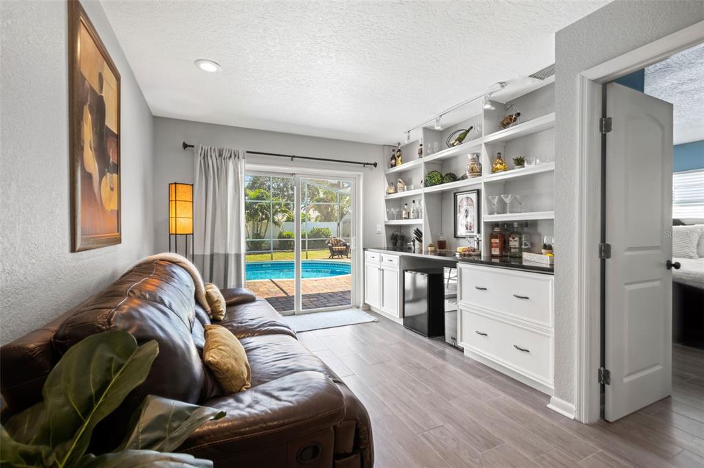 2050 BAYOU GRANDE BLVD NE