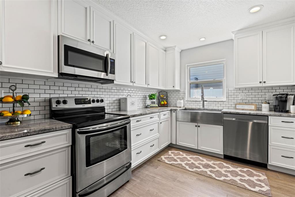 2050 BAYOU GRANDE BLVD NE