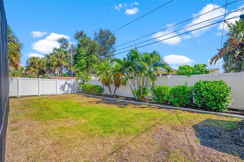 2050 BAYOU GRANDE BLVD NE