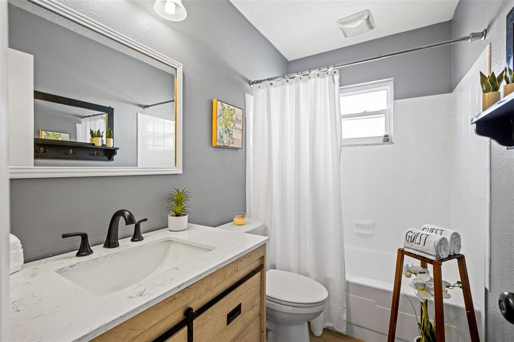 2050 BAYOU GRANDE BLVD NE