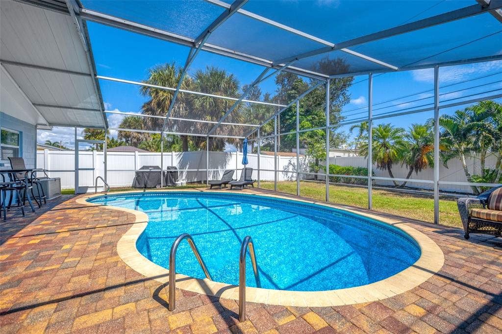 2050 BAYOU GRANDE BLVD NE