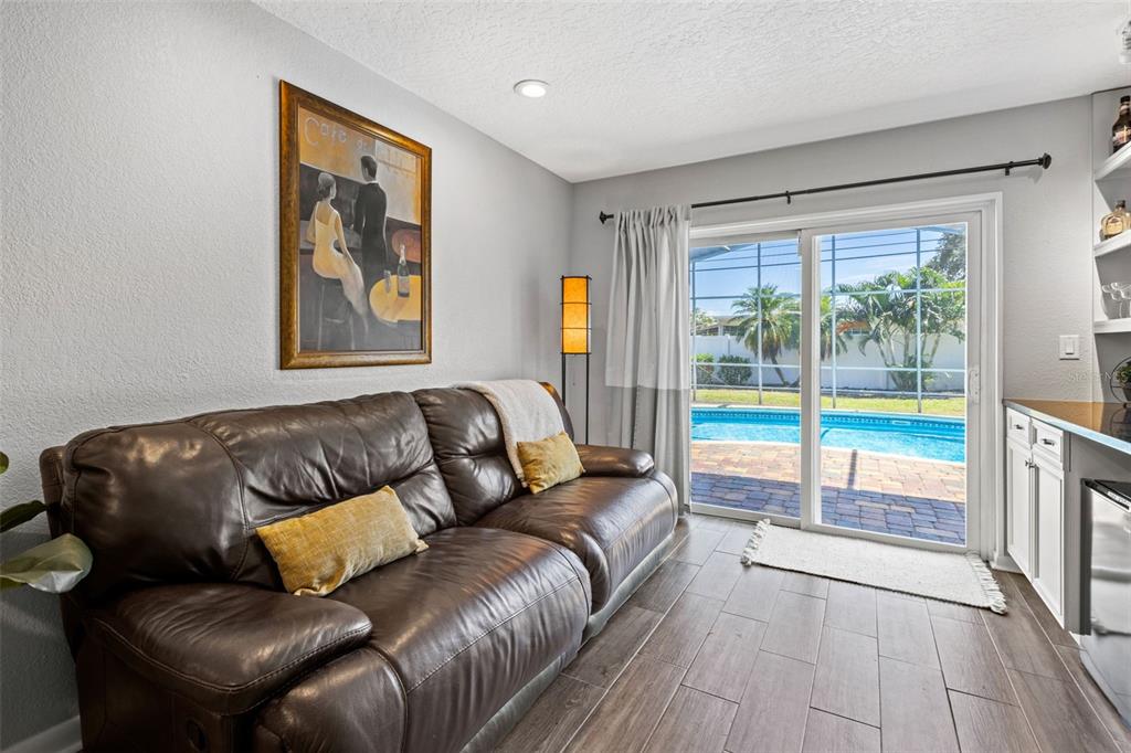 2050 BAYOU GRANDE BLVD NE