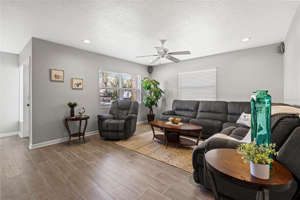 2050 BAYOU GRANDE BLVD NE