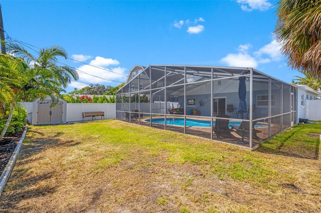 2050 BAYOU GRANDE BLVD NE