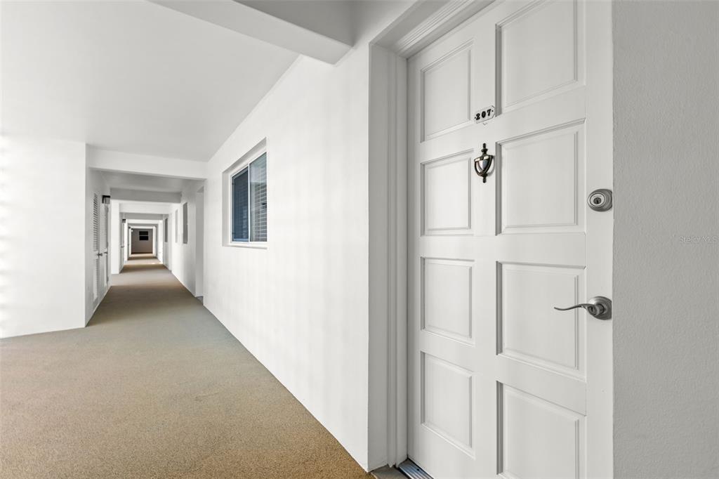 1100 N SHORE DR NE #207