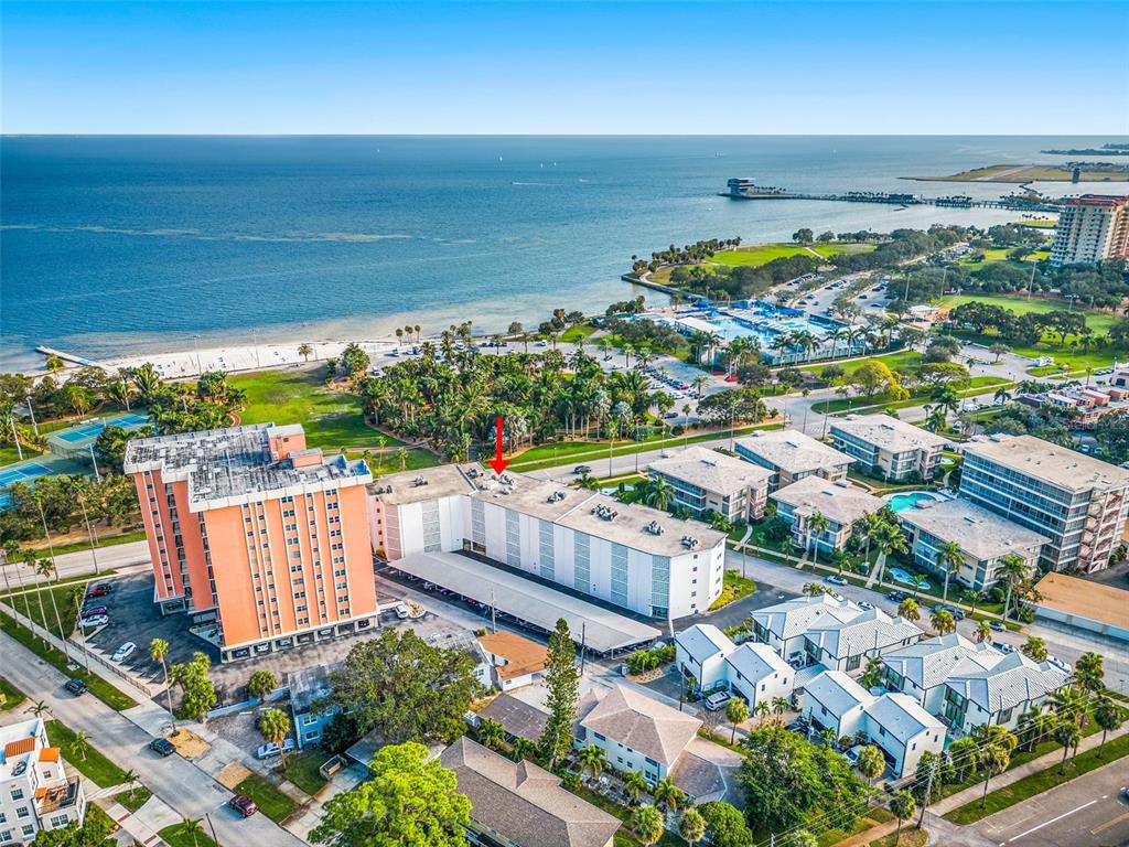 1100 N SHORE DR NE #207