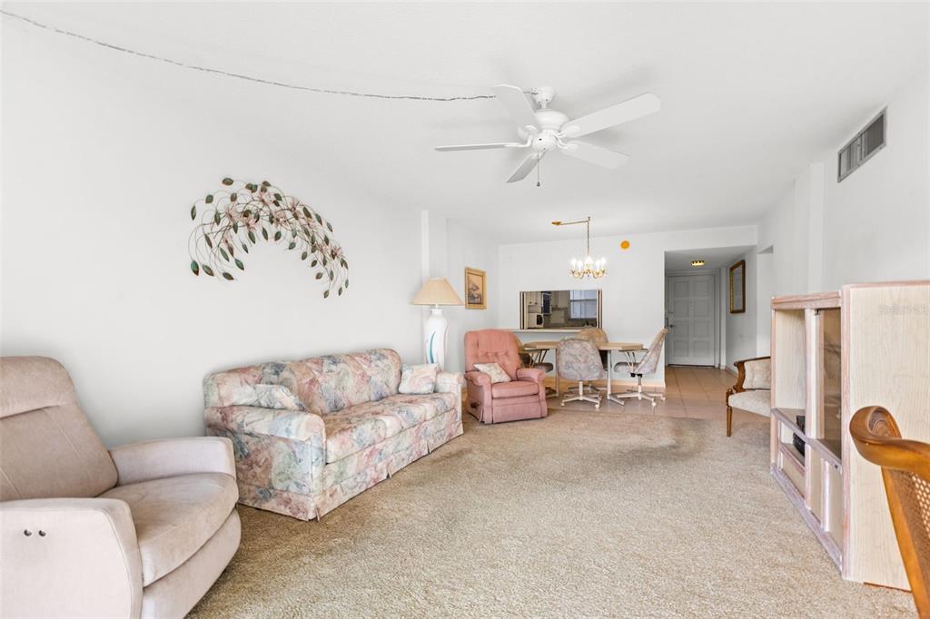 1100 N SHORE DR NE #207