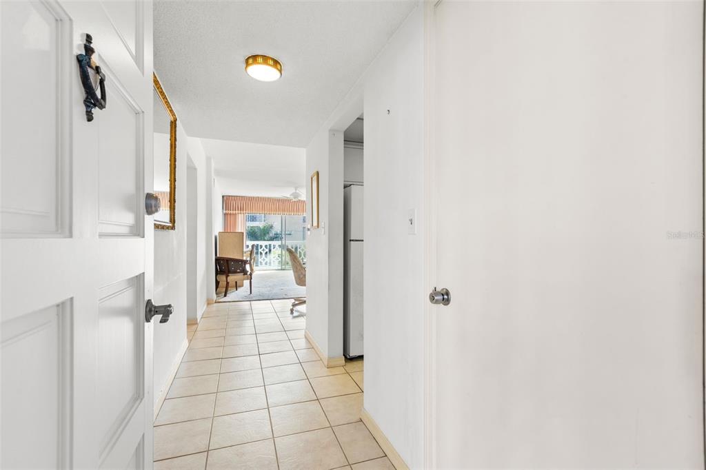 1100 N SHORE DR NE #207