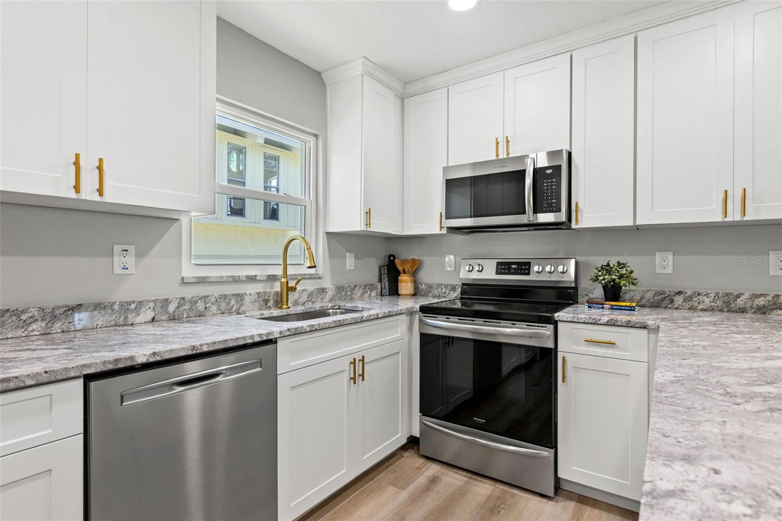 1800 MISSISSIPPI AVE NE