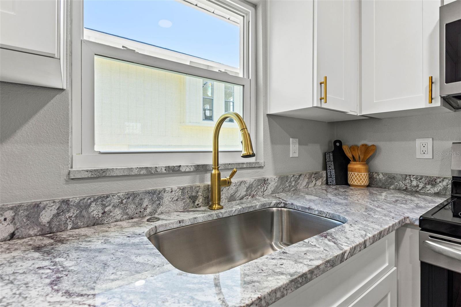 1800 MISSISSIPPI AVE NE