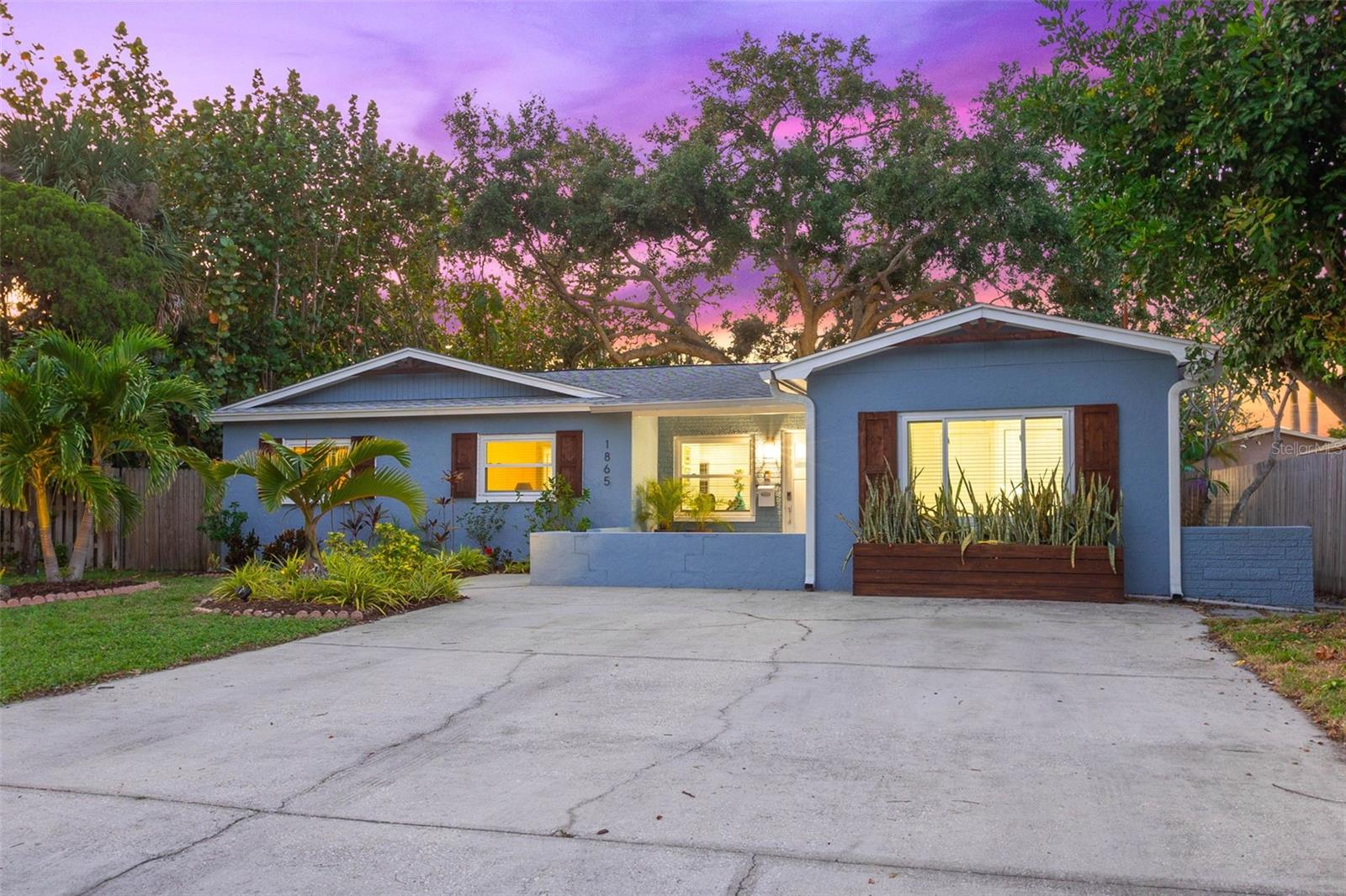 1865 NEBRASKA AVE NE