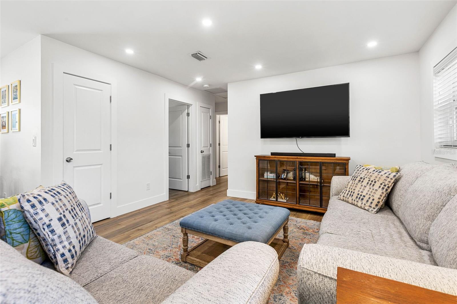 1865 NEBRASKA AVE NE