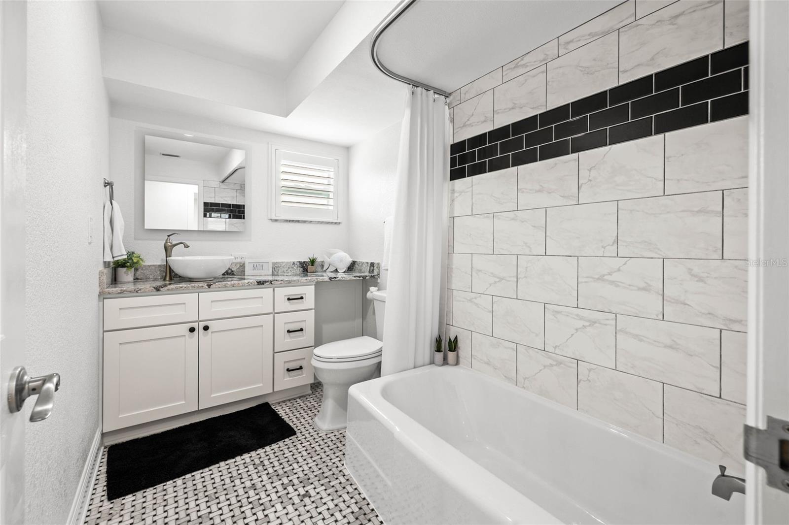 3442 BAYSHORE BLVD NE