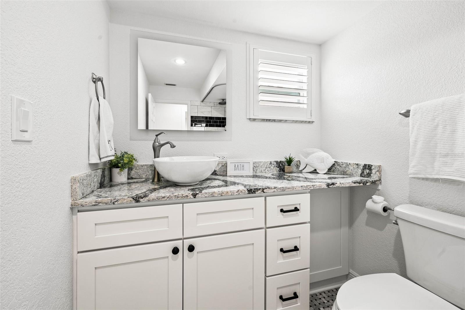 3442 BAYSHORE BLVD NE